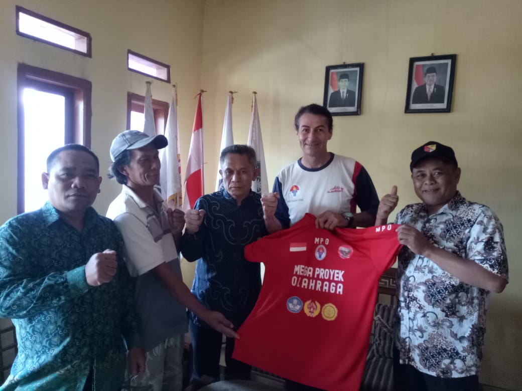 KUNJUNGAN PESEPAK BOLA DUNIA MANTAN PEMAIN PERSIB BANDUNG