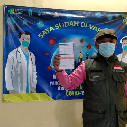 Album : KEPALA DESA SUKAMANTRI MELAKUKAN VAKSINASI
